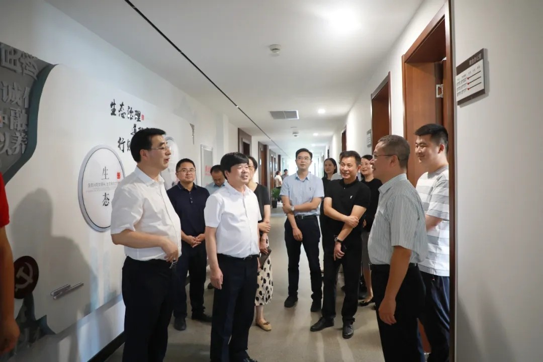 1669618389516015398.jpg 教师节图片.jpg